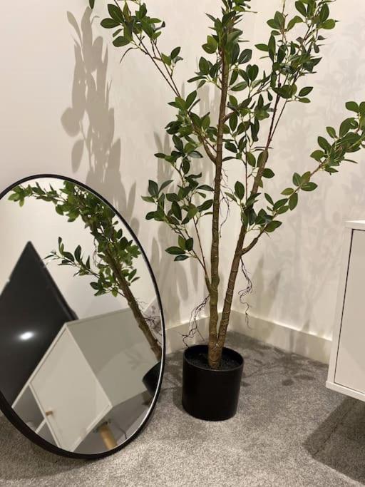 Central Manchester-1Br Apartment Free Parking-Cinema Room Екстериор снимка