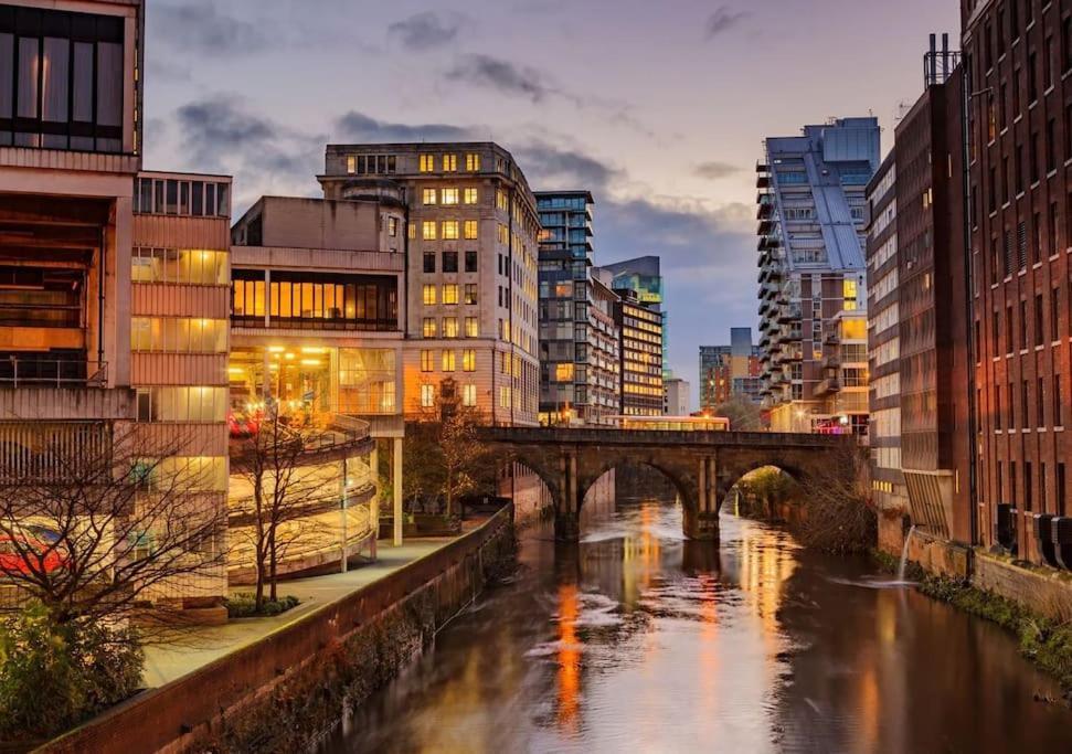 Central Manchester-1Br Apartment Free Parking-Cinema Room Екстериор снимка
